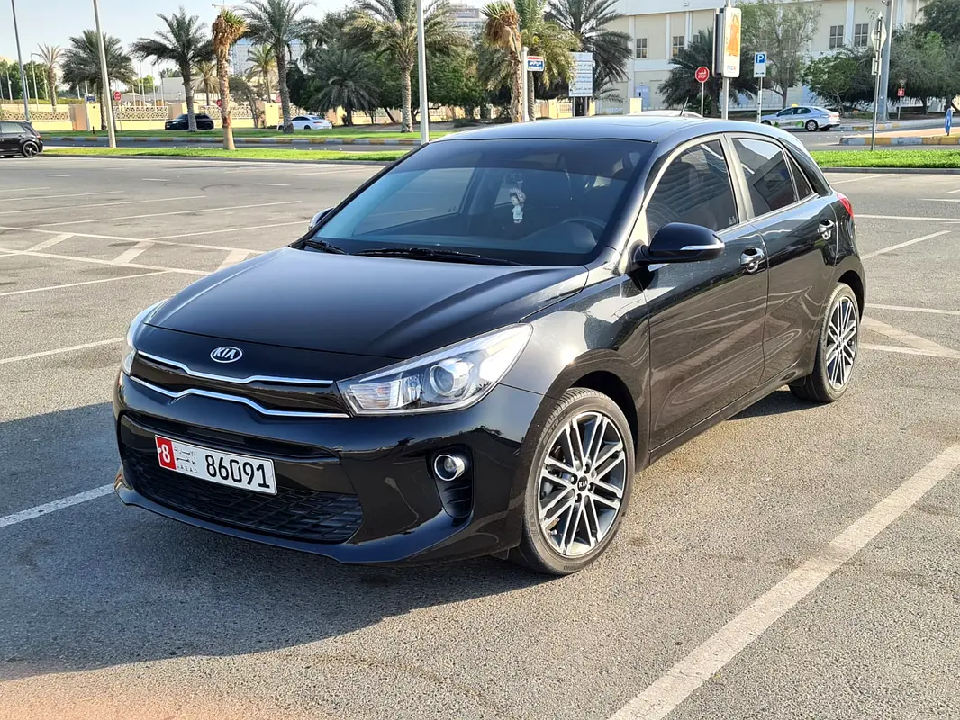 Kia Rio 2018 — photo 1 of 12