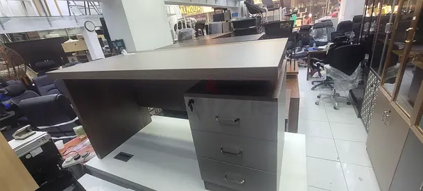 New I selling office table 120/60  size