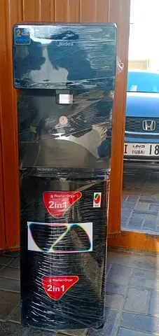 Bottom load water dispenser