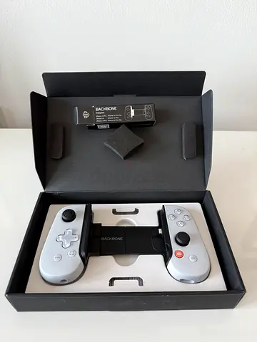 Backbone game controller for iPhone - Lightning version