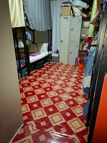 Female bedspace near insurance market metro