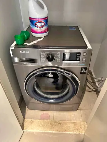 Samsung New Model washer dryer new model door in door excellent condition