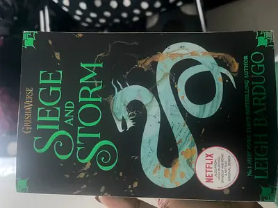 Siege and Storm by Leigh Bardugo