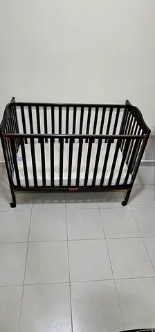 Solid Wooden Crib in Great Condition