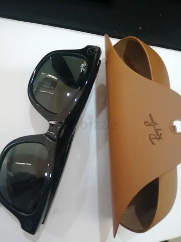 Ray-Ban Meta sunglasses with Stylish Case