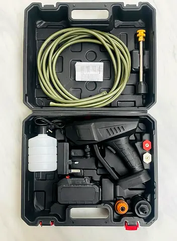 Portable Battery-Operated High Pressure Car Washer