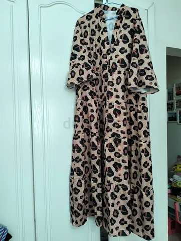 Brand new Beautiful long dress for 2xl-3xl woman for 25 AED only as I ordered wrong size