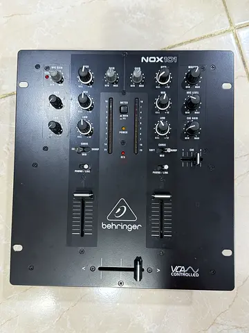 Behringer NOX101 DJ-Mixer