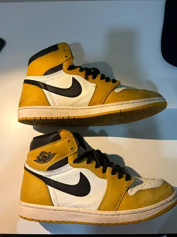 Nike Air Jordan 1 Retro High OG Yellow