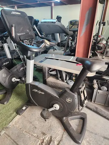 Life Fitness Discover SE Upright Bike – 2019 Model (Used / Refurbished)