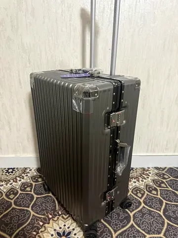 20KG Zipperless Luggage Suitcase
