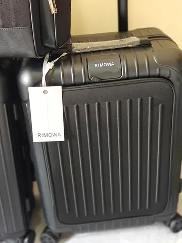 Suitcase Carry on laptop