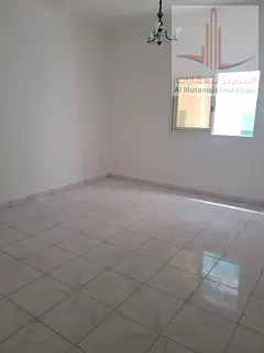 Building for sale, residential/commercial, corner lot, near the duty-free market and the Corniche. L