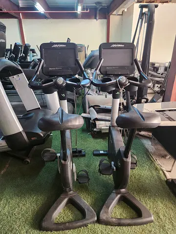 Life Fitness Discover SE Upright Bike – 2019 Model