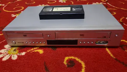 Sumsung vhs  video player Perfect condition Good working
