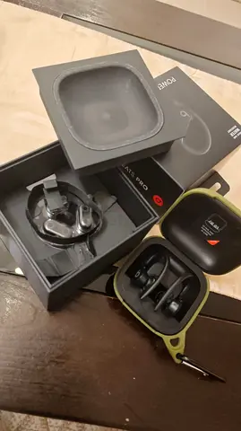 Apple AirPods Pro - Excellent Condition, Original Box Included