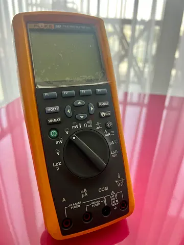 Fluke Voltage Tester - Reliable and Durable