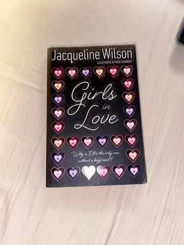 Jacqueline Wilsons Girls in Love - A Heartfelt Tale