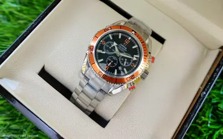 Stylish Mens Sport Watch with Chronograph Functionality