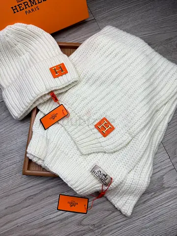 HERMES HAT AND SCARF SET