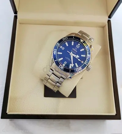 Oceanic Elegance: Stunning Mens Sport Watch for Sale