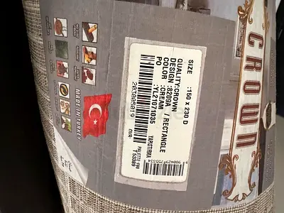 Modern Rectangular Crown Design Carpet