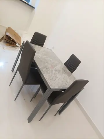 4 chir dining table and chairs