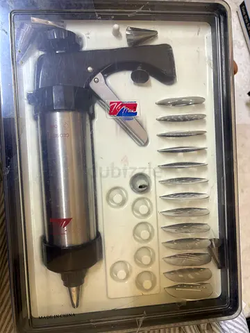 High-Quality Cake Decorating Set with Multiple Nozzles