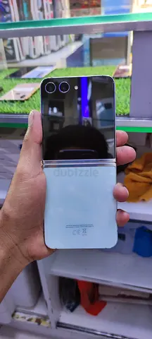 SAMSUNG FLIP 5 (5G)/ 8 GB RAM/ 512 GB STORAGE/ TRA UAE VERSION