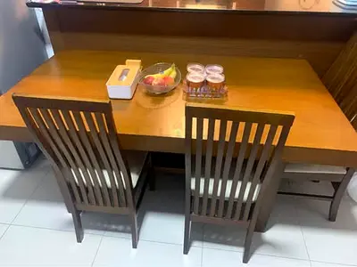 6 seater dinning table ( solid wood )