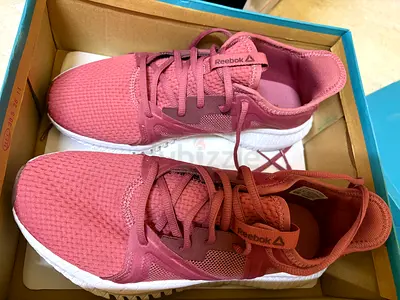 Reebok Womens Athletic Shoes in Pink - Almost New
