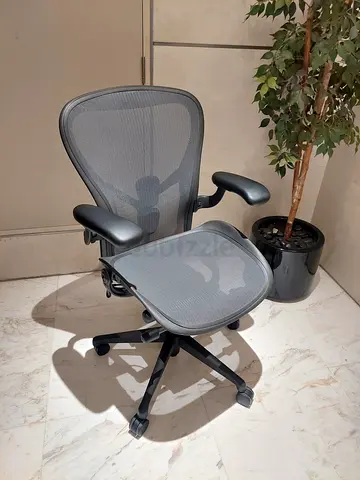 Remastered Herman Miller Aeron Graphite Chair Fully Adjustable