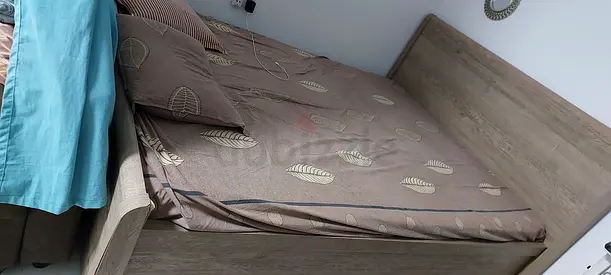 Stylish Modern Bed with Comfortable Bedding