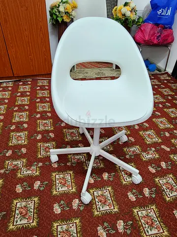 Comfortable White Office Chair with Wheels
