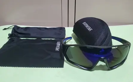 Uvex polirzed riding sunglasses