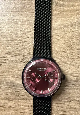 Stylish Kenneth Cole Watch in Excellent Condition