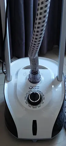 Garment steamer in excellent condition as good as brand new