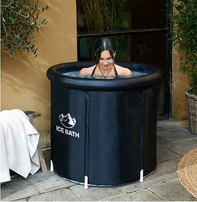 Inflatable ice bath

Capacity 250 litres | Ø 80 x 75 cm