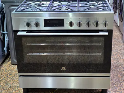 Electrolux 5 hobs Top Gas Oven Electric Cooker 90cm Same Like new