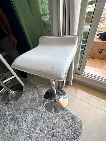 Bar 4 chair set white silver