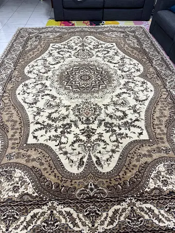 Brown Carpet size (WxH - 2.5 m x 3.5m)