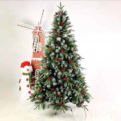 Beautiful Christmas Tree with Decorative Garland