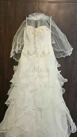 Ruffled Wedding dress with matching veil