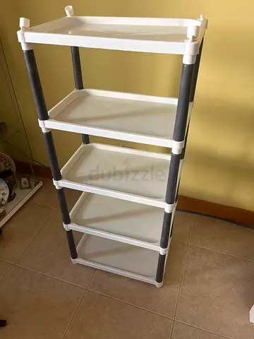 Stackable storage container