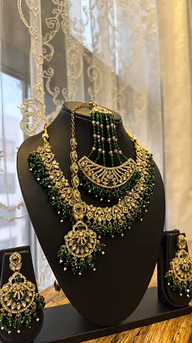 Elegant Green and Gold Ethnic Necklace Set