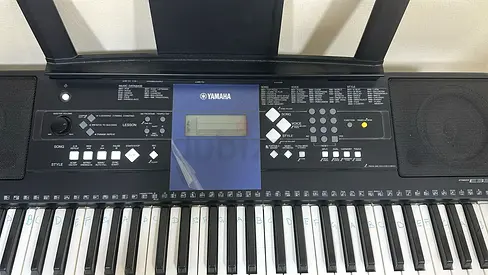 Yamaha PSR E333