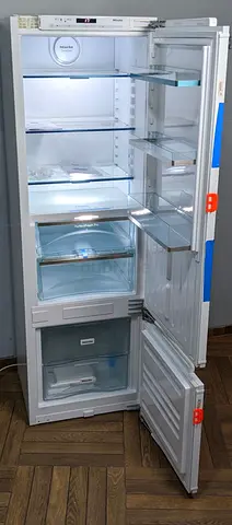 Miele built in fridge bottom freezer excellent made in Germany