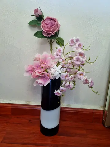 Elegant Flower Arrangement in Modern Vase