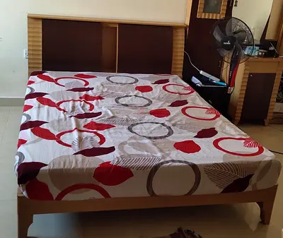Queen size bed room set with cabinetavailable urgent