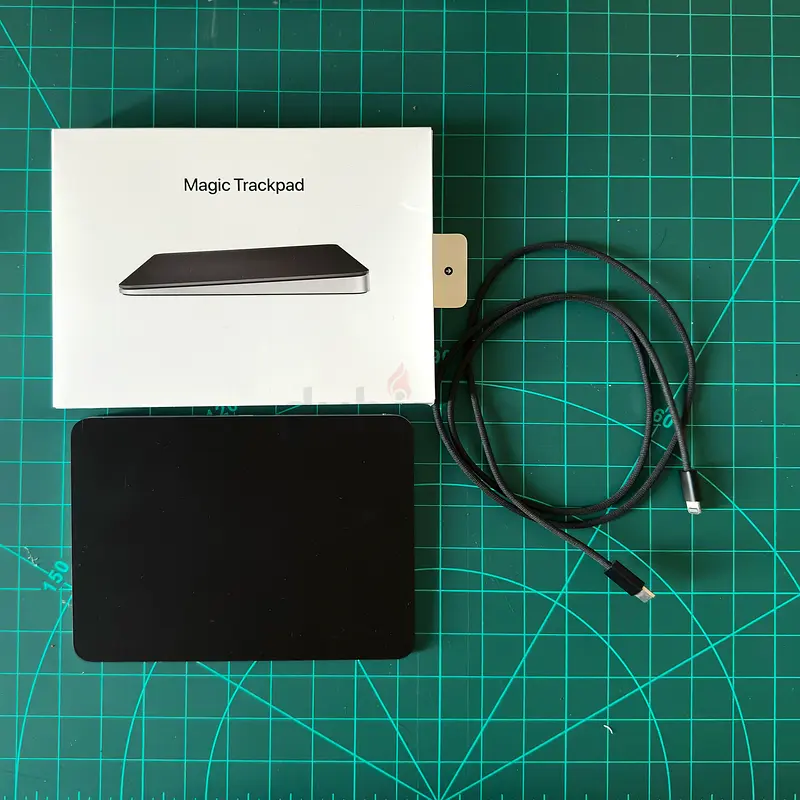 Apple Magic Trackpad Lightning65073412318979110